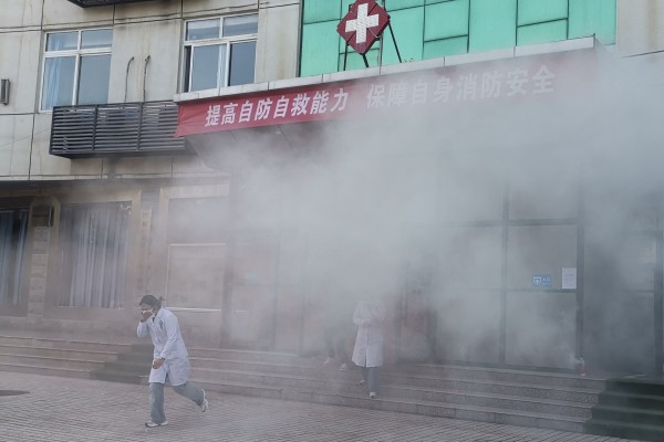 职工及患者安全有序撤离.jpg